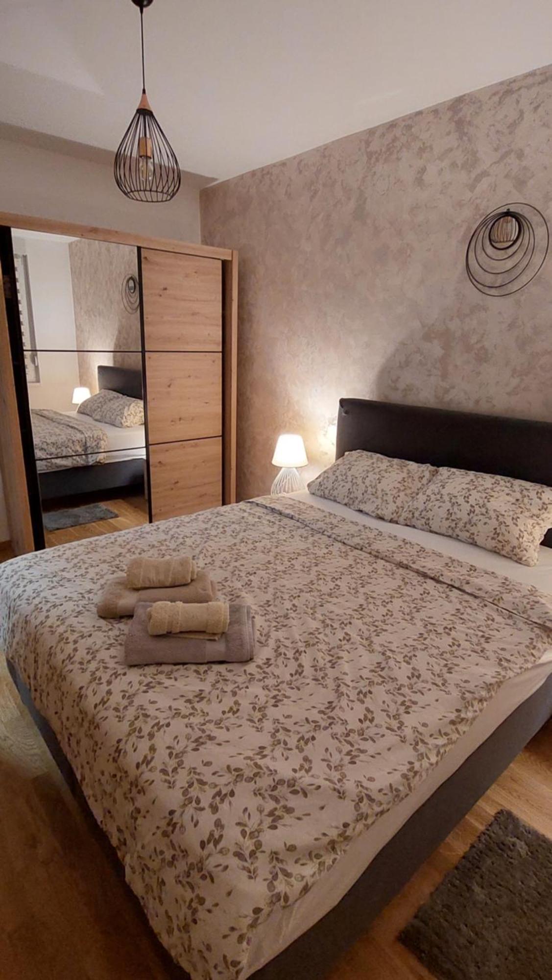 Apartment Ela Суботиця Екстер'єр фото