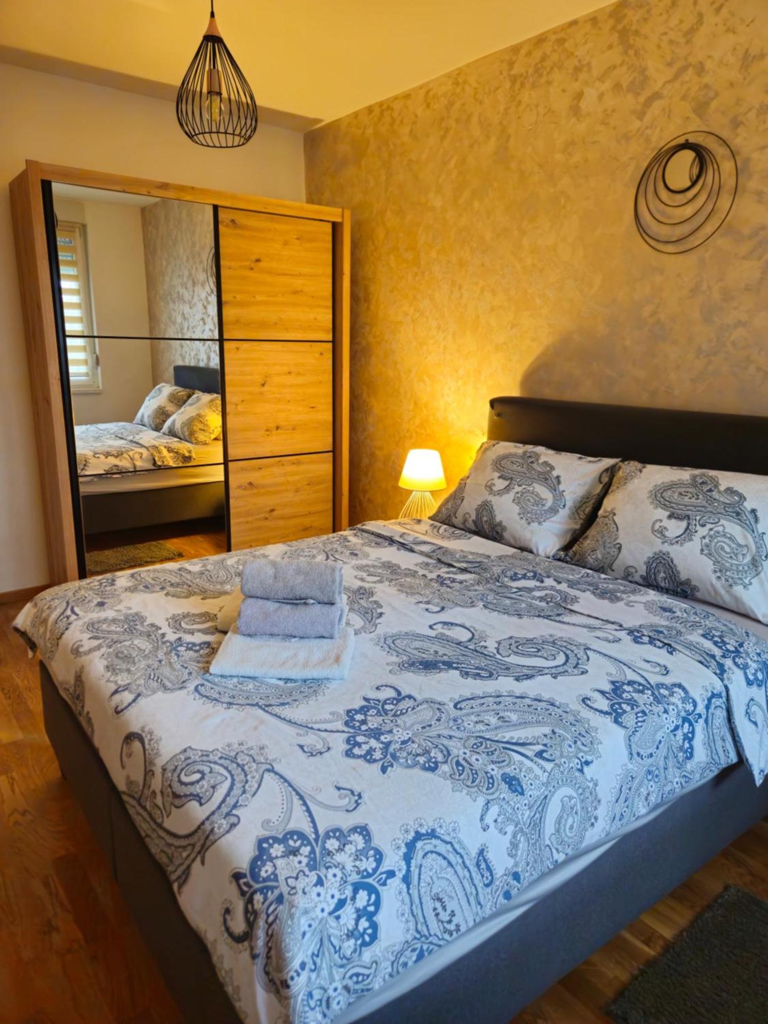 Apartment Ela Суботиця Екстер'єр фото